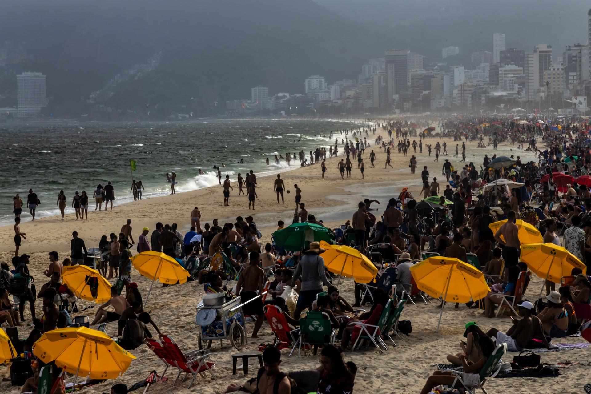 V Brazílii v podstatě vyrostla ruská montážní linka pro agenty v hlubokém utajení. (Ikonická pláž Ipanema)