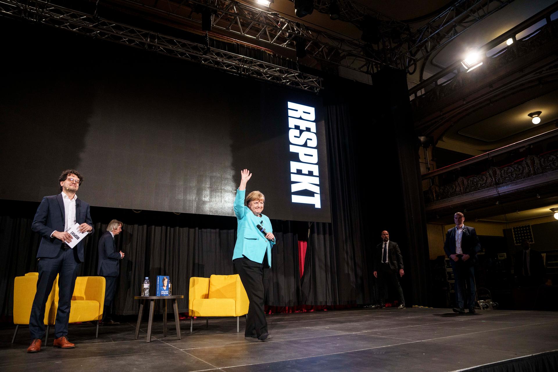 Angela Merkel, Lucerna, 2025