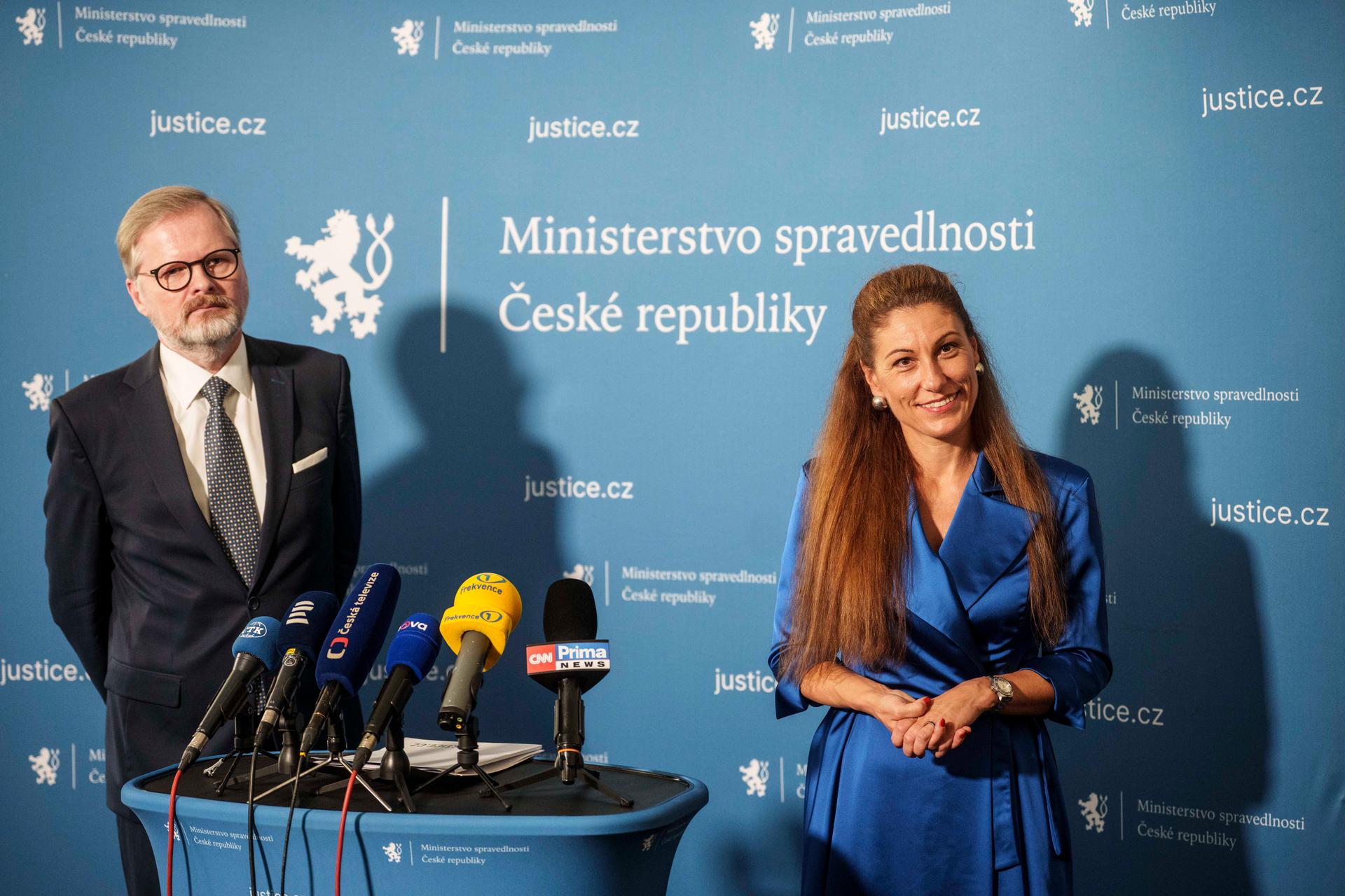 Máme zájem na tom, aby vláda pokračovala ve stávajícím složení.