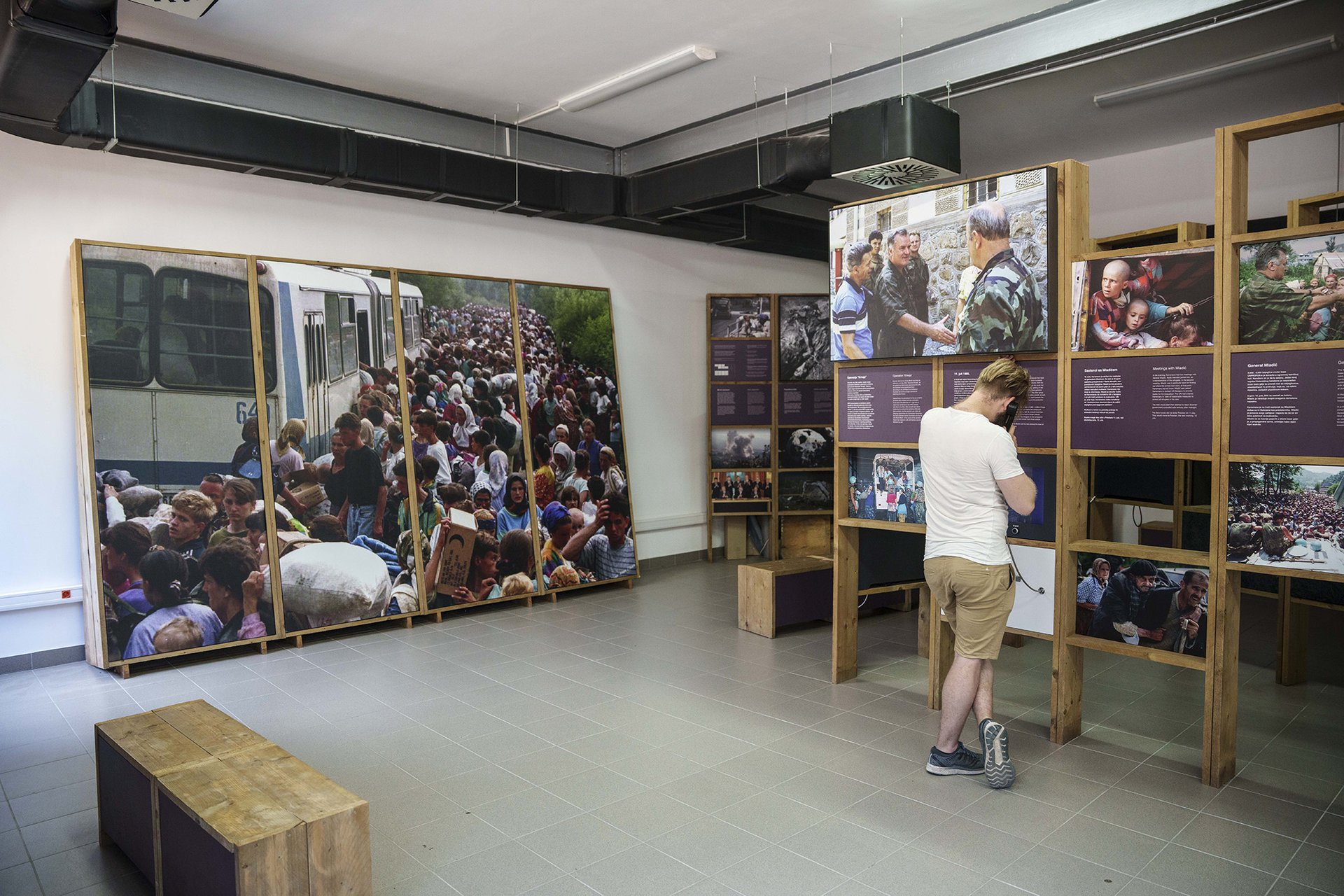 Dny nepopsatelného strachu, hladu a příšerného vedra. Památník Potočari