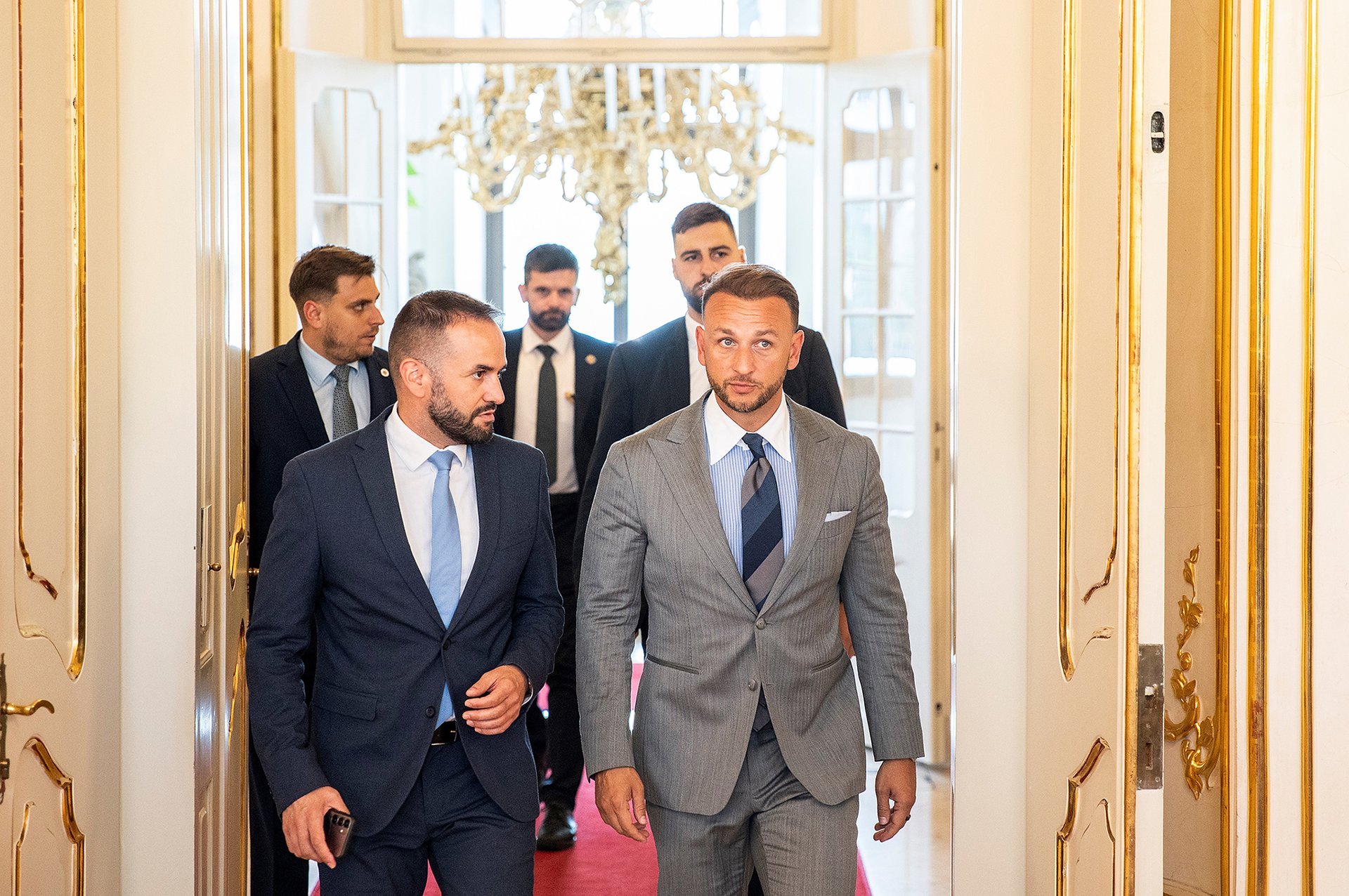 Jsem překvapený. (Napravo slovenský ministr vnitra Matúš Šutaj Eštok)