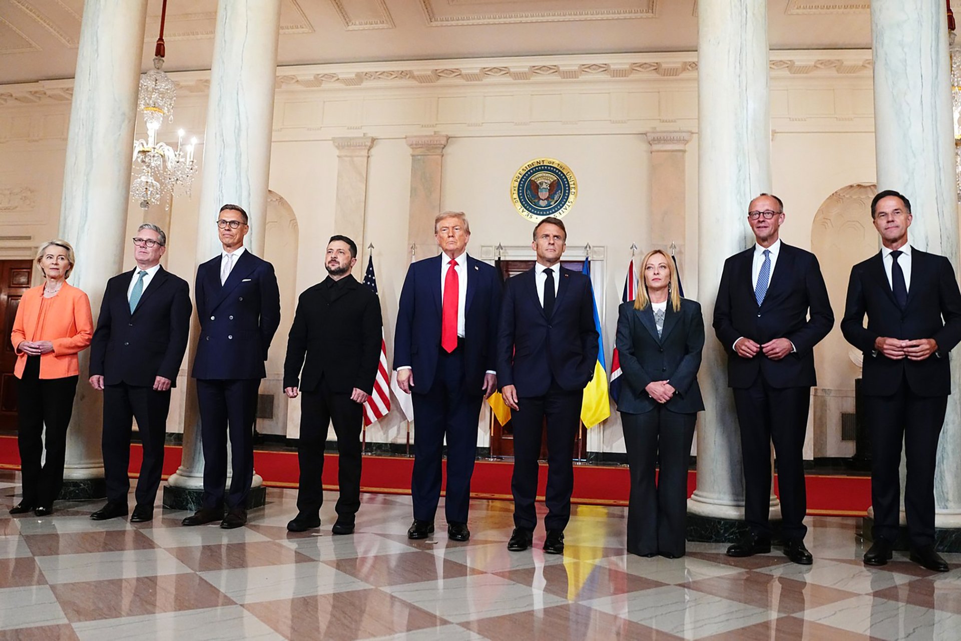Prezident Trump a evropští lídři ve Washingtonu.