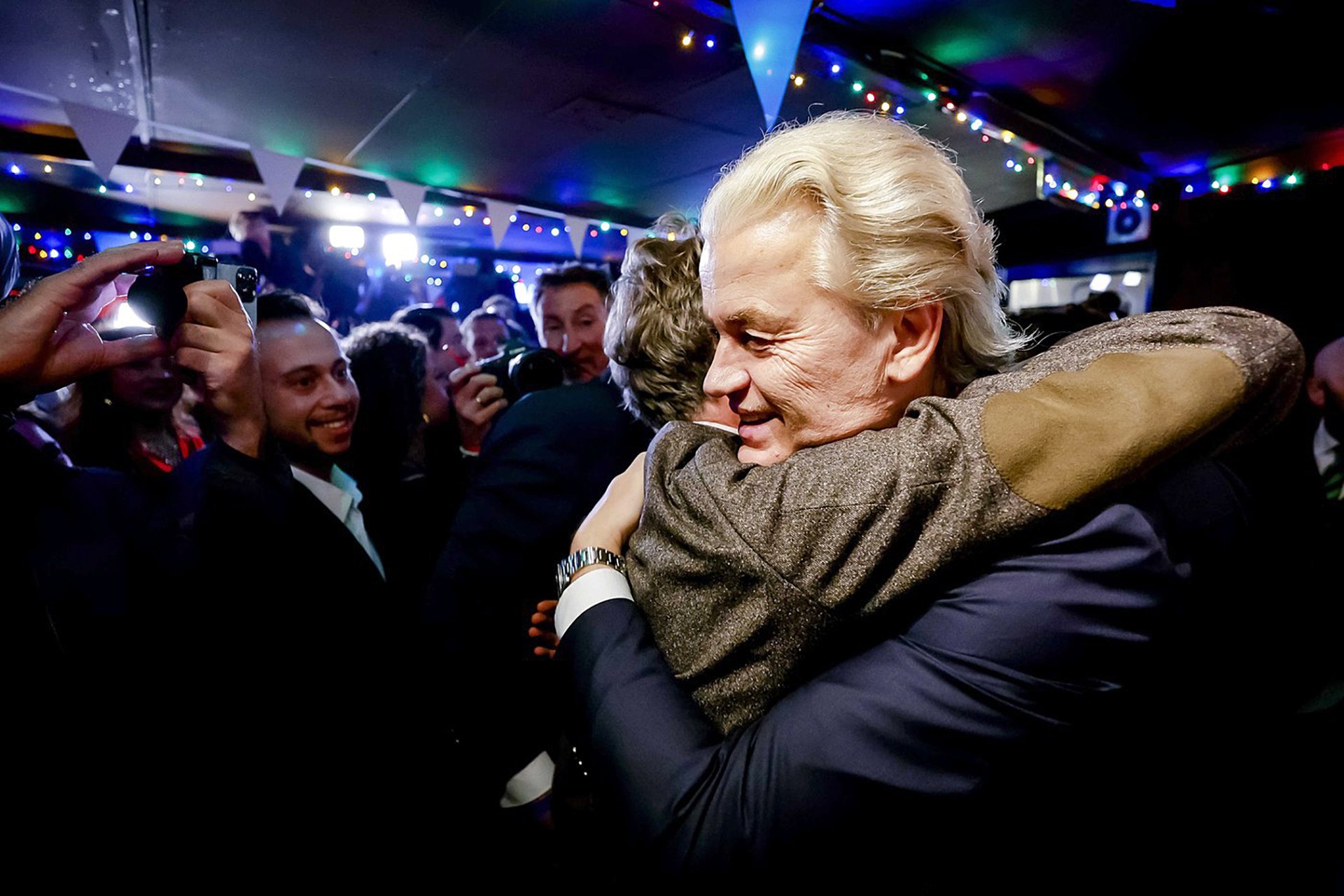 Tak konečně. (Wilders po volebním vítězství v roce 2023)