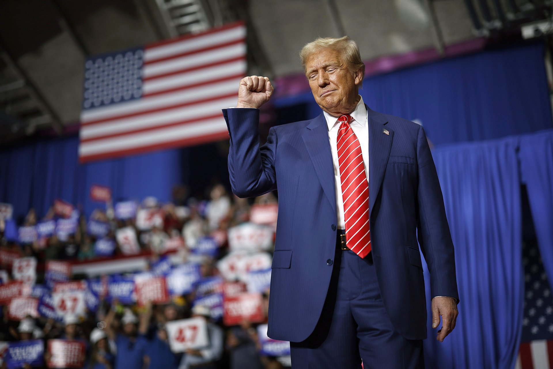 Donald Trump chce být sám.