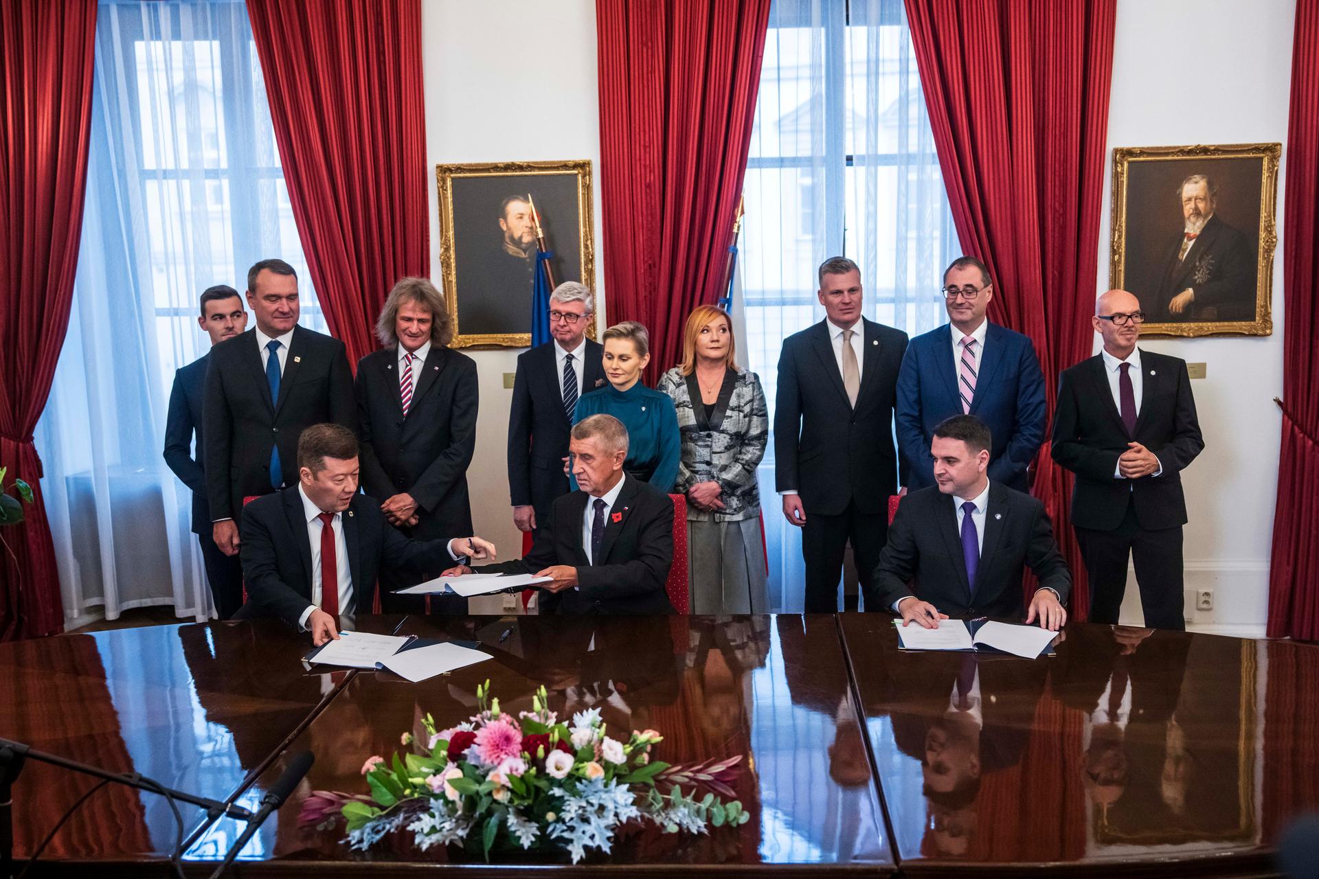 Podpis koaliční smlouvy, 3.11. 2025