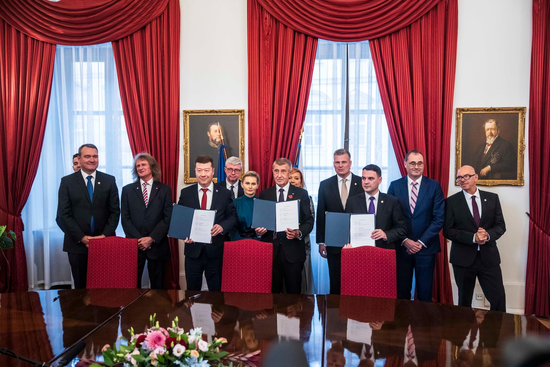 Podpis koaliční smlouvy, 3.11. 2025