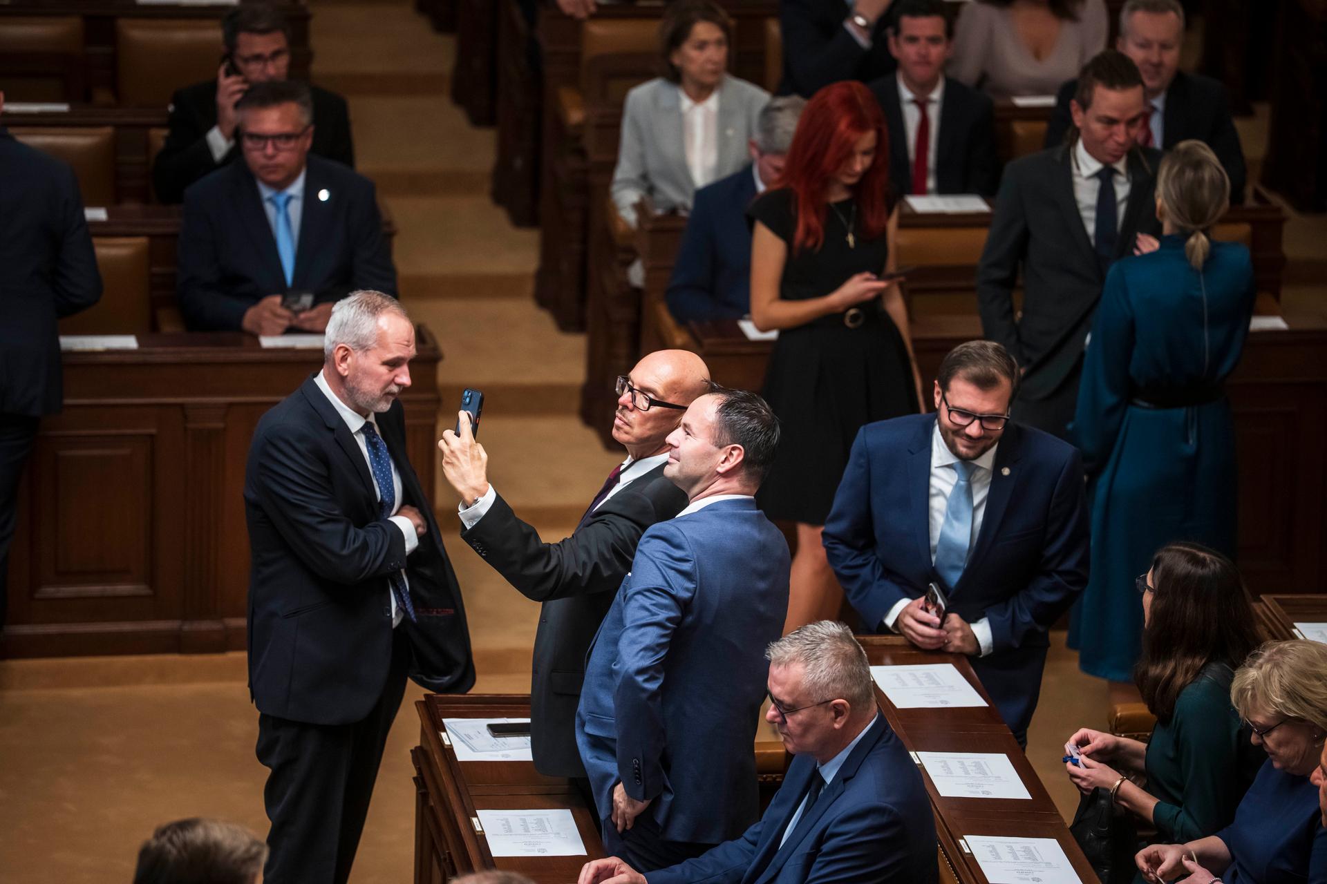 Sněmovna, 3.11. 2025