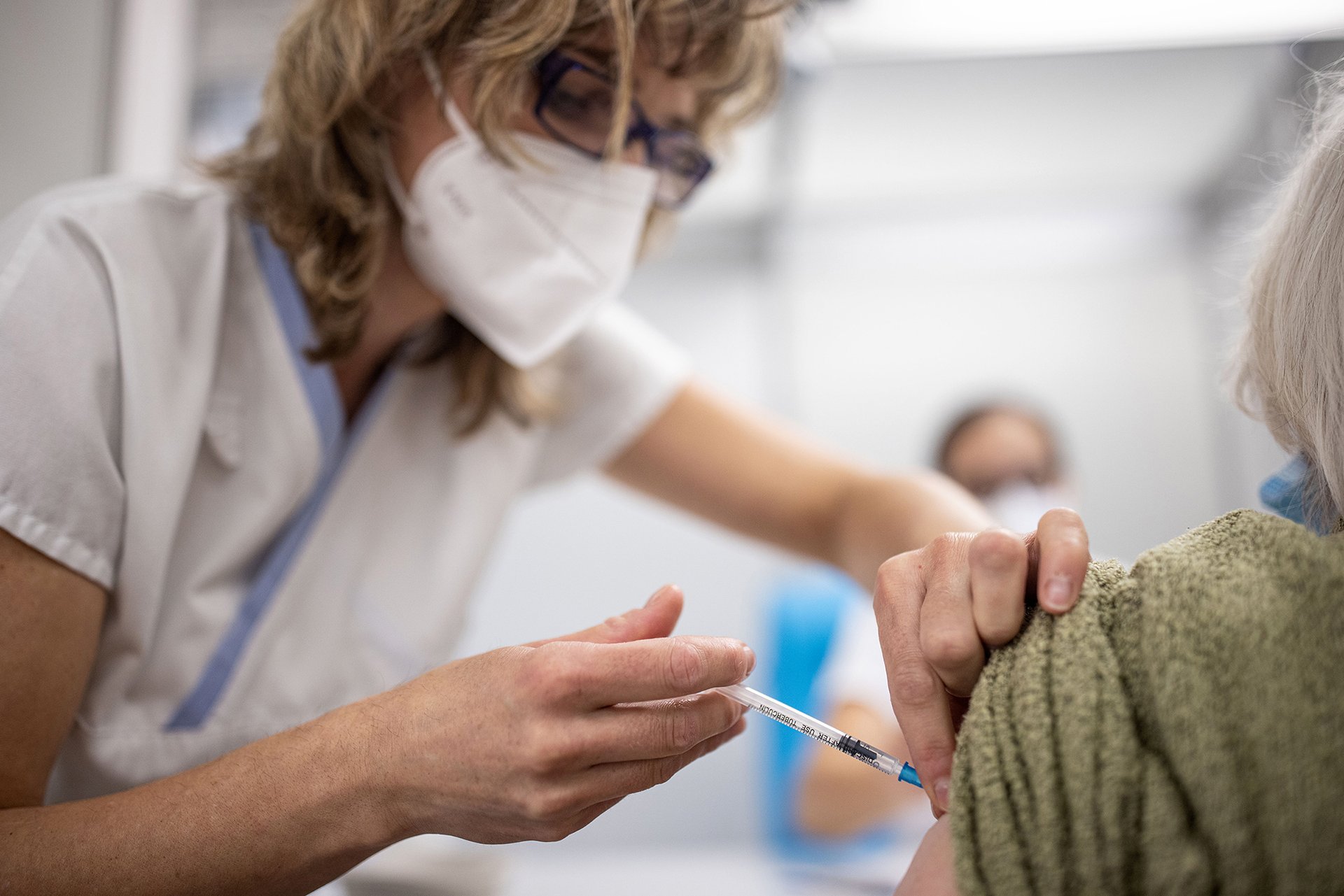 Moderní vakcíny proti covidu uchránily během pandemie miliony lidí před těžkým průběhem nemoci.