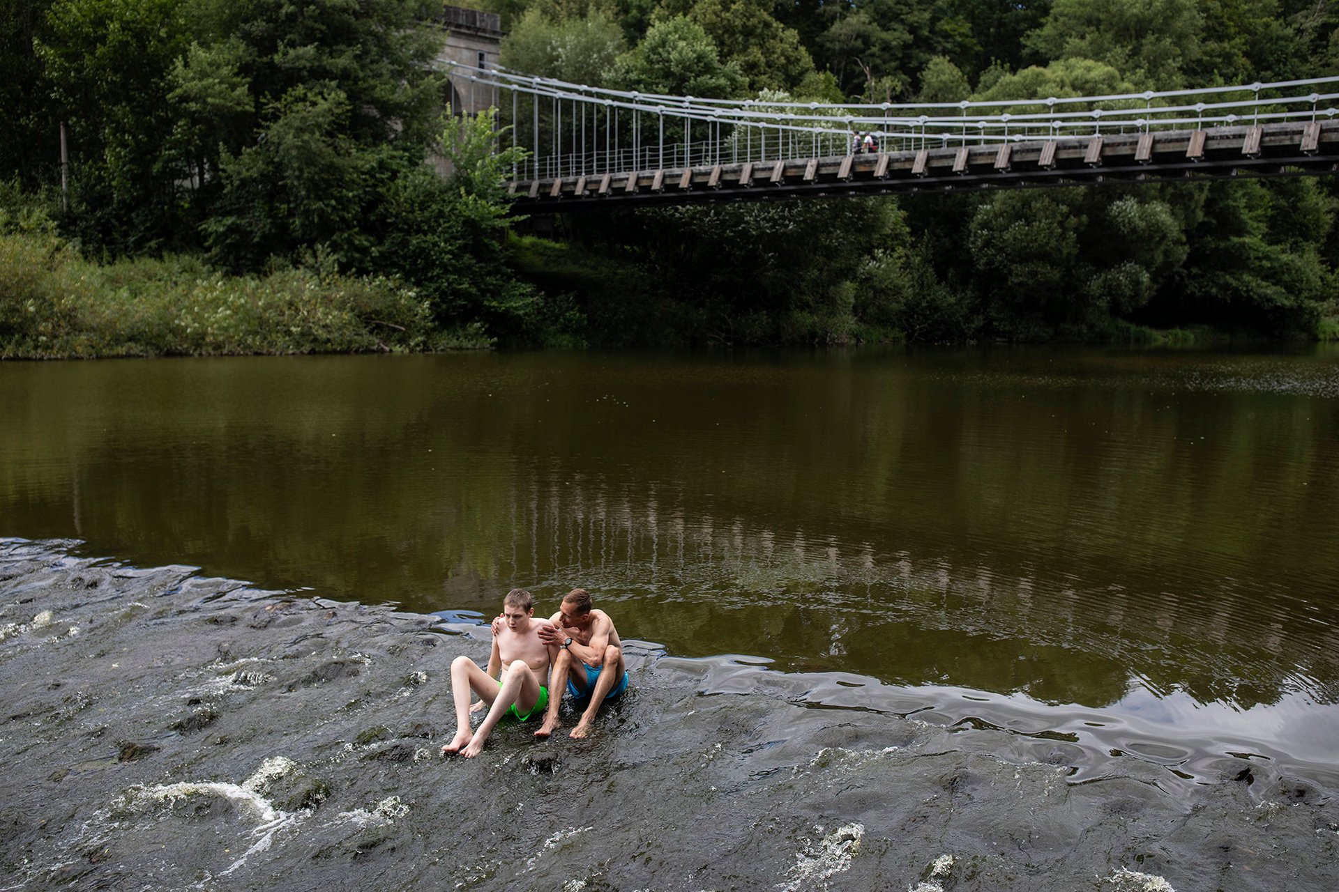 „Návštěva je vždycky podobná. Když je hezky, koupeme se v Lužnici, když není, jezdíme vlakem z Bechyně do Tábora a zpátky."
