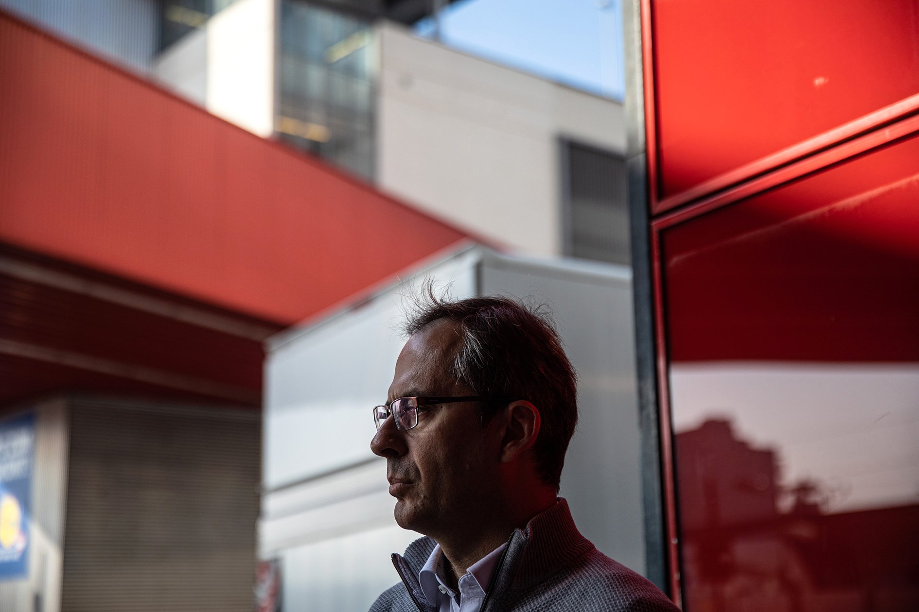 Kvůli obavám o bezpečí utekl z rakouského domova. (Původem bulharský investigativní novinář Christo Grozev)