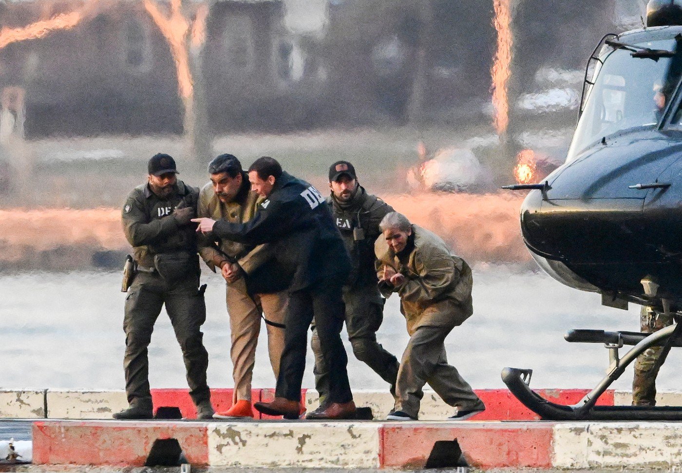 Maduro je převážen k soudu