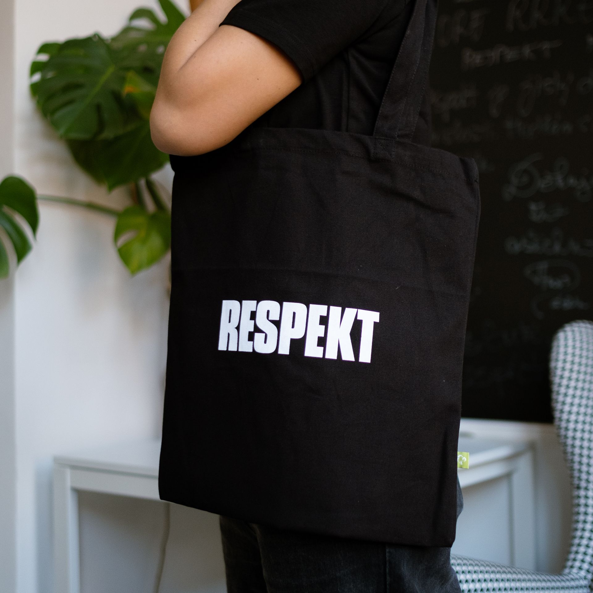 Černá látková taška Respekt