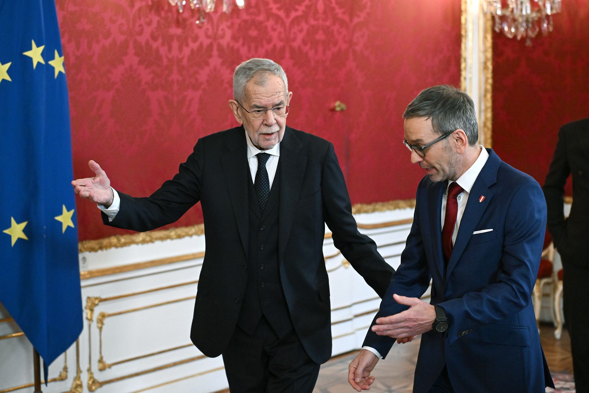 Nový duch doby. (Prezident Alexander Van der Bellen pověřil sestavením vlády příznivce vize „neliberální demokracie“ Herberta Kickla)