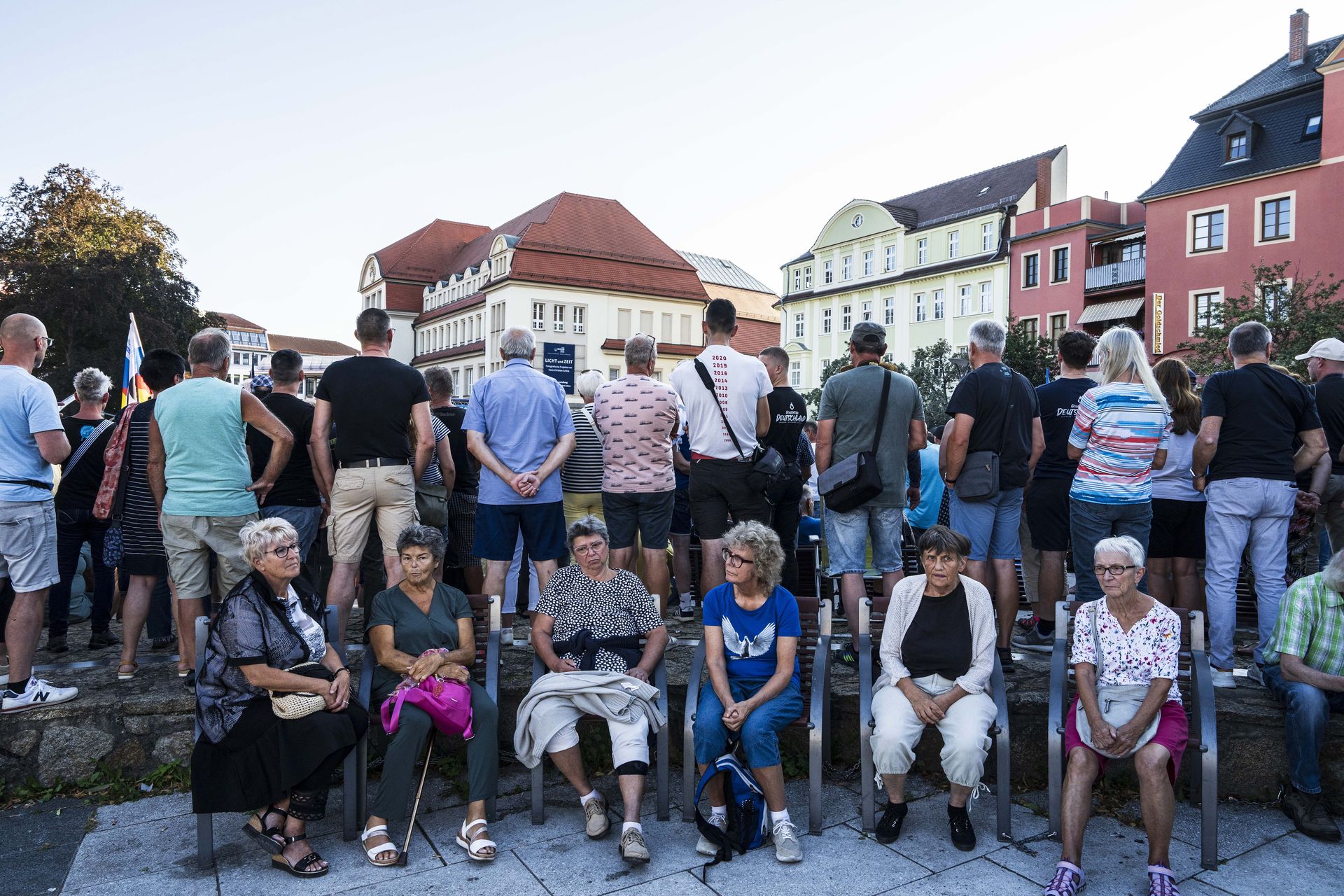  Kdyby bylo dnešní východní Německo opět státem, bude zdejší společnost nejstarší na světě. (Mítink AfD v Budyšíně)